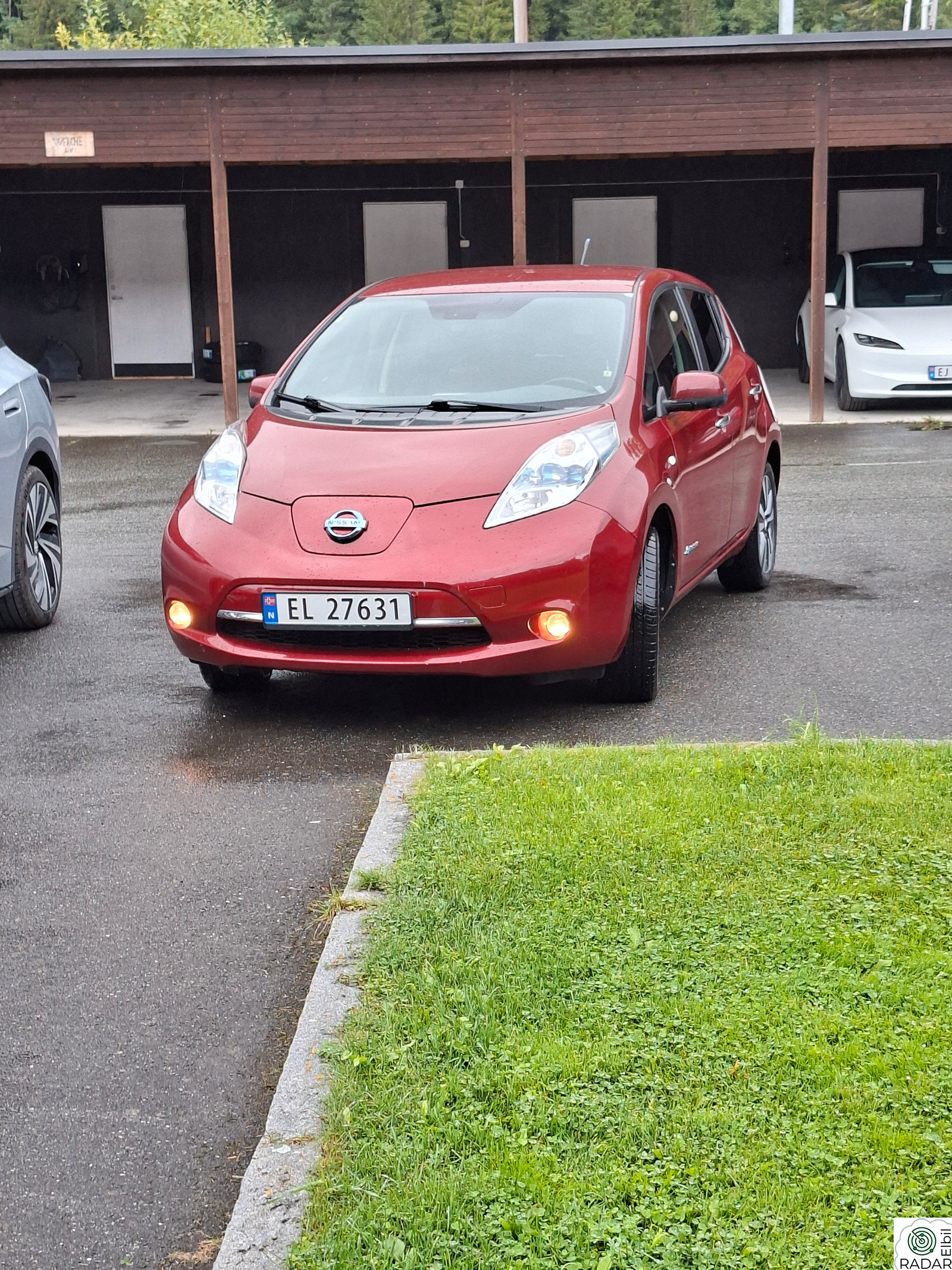 NISSAN LEAF