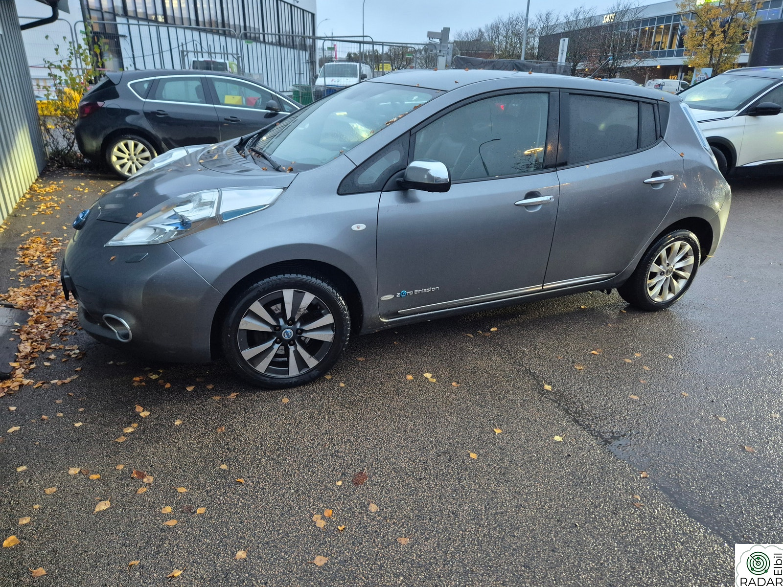 NISSAN LEAF Tekna