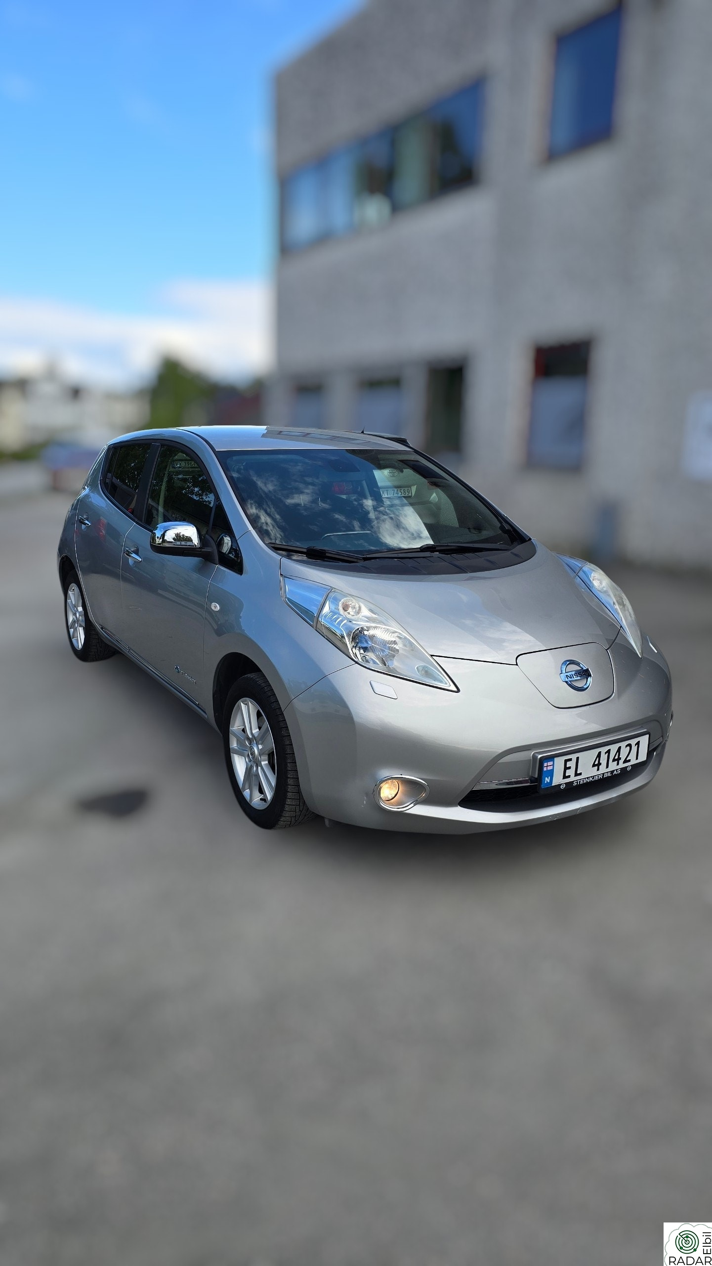 NISSAN LEAF