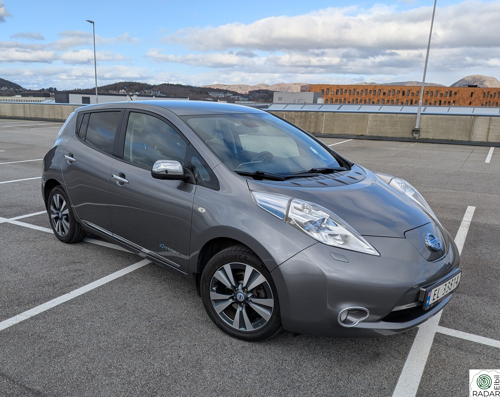 NISSAN LEAF Tekna