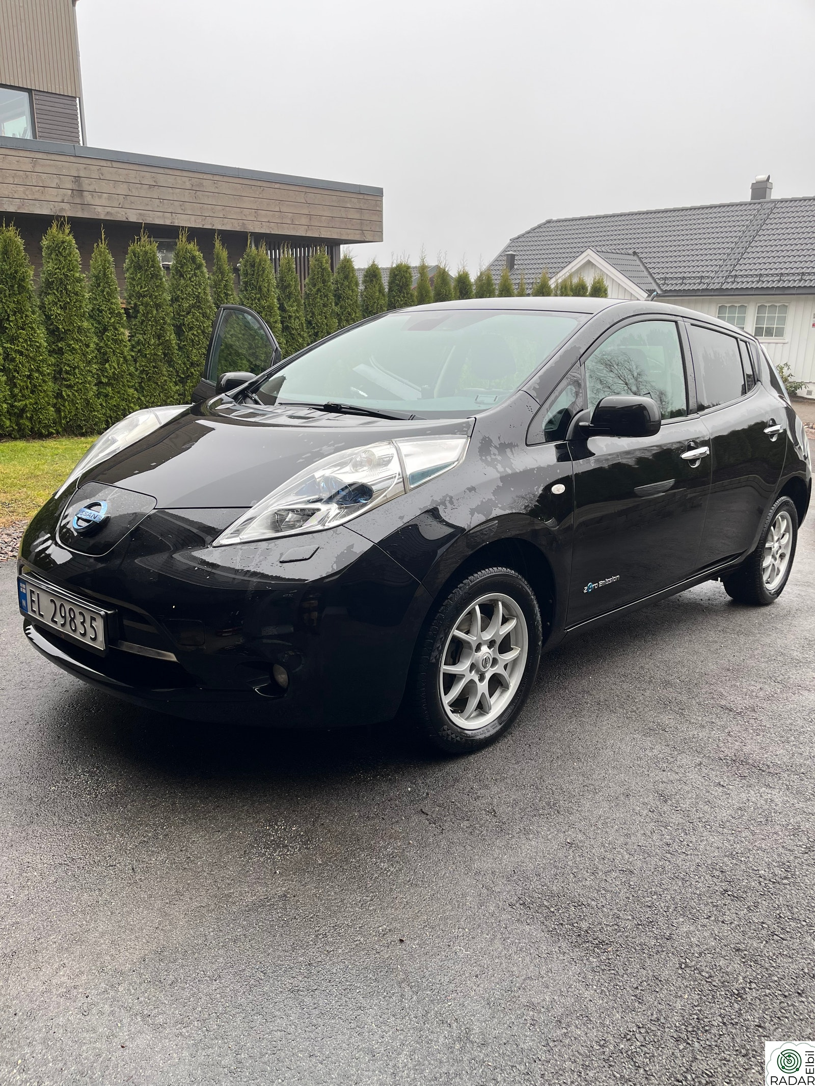 NISSAN LEAF EU-godkjent til 03/28, nye bremser 10/12 batteristreker