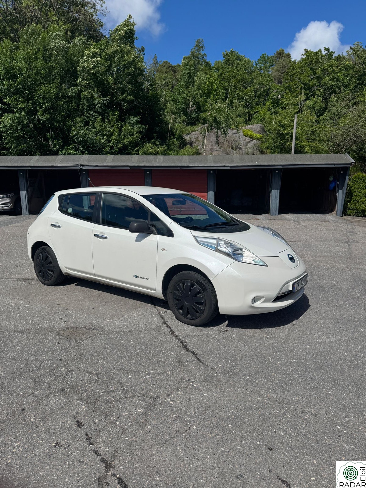 NISSAN LEAF