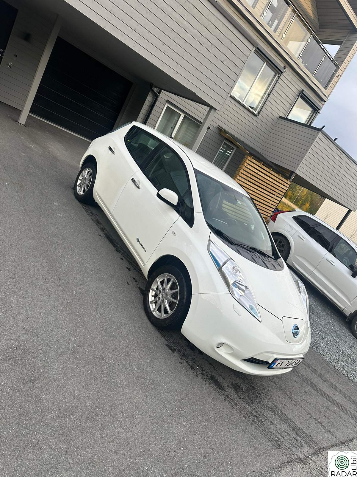 NISSAN LEAF