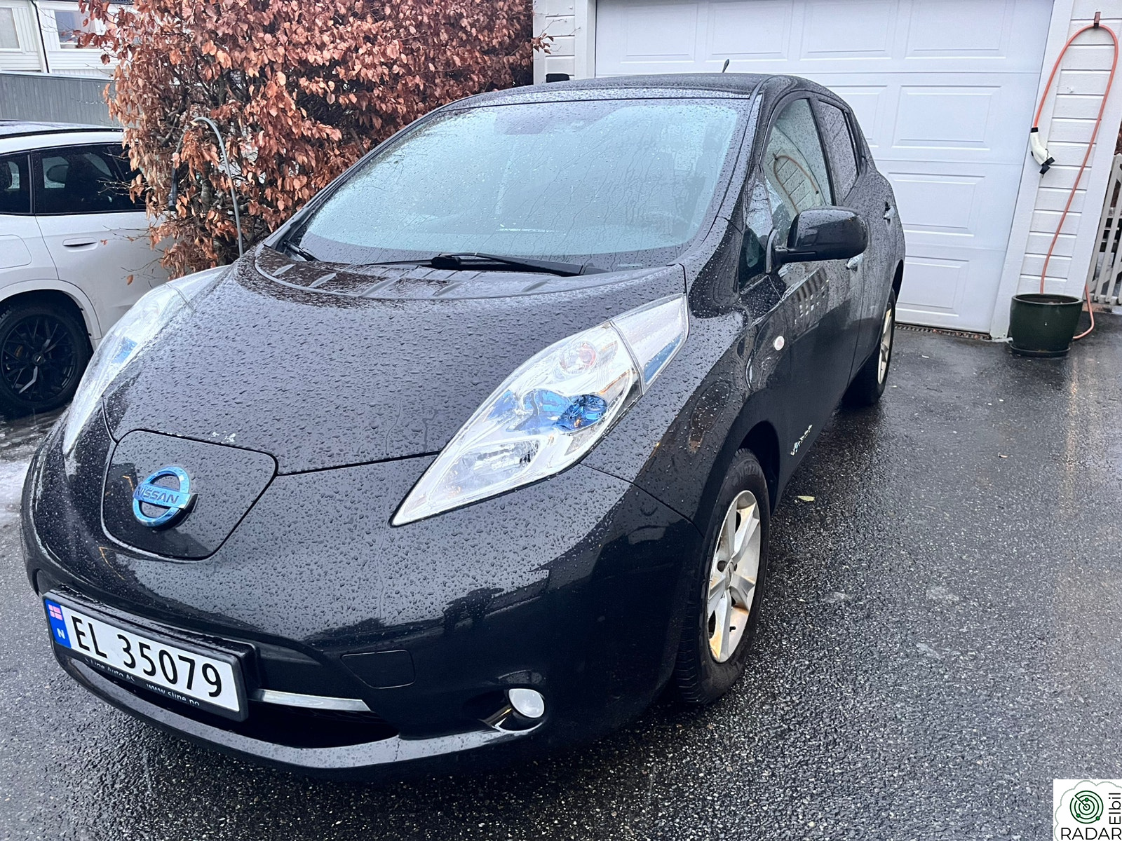 NISSAN LEAF