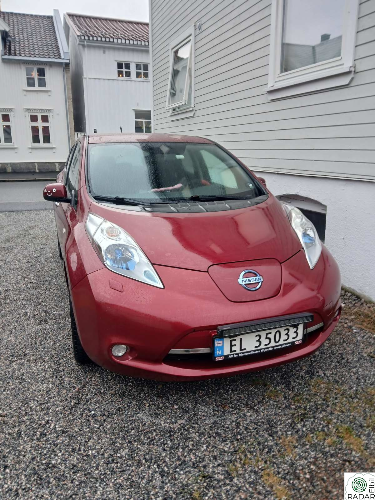 NISSAN LEAF