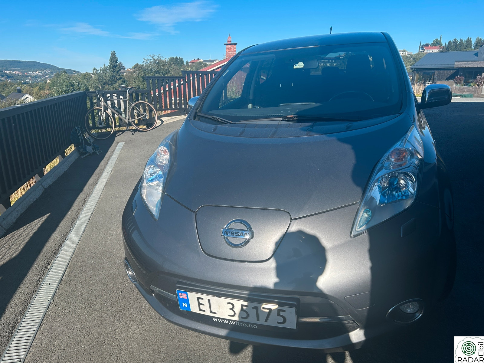 NISSAN LEAF