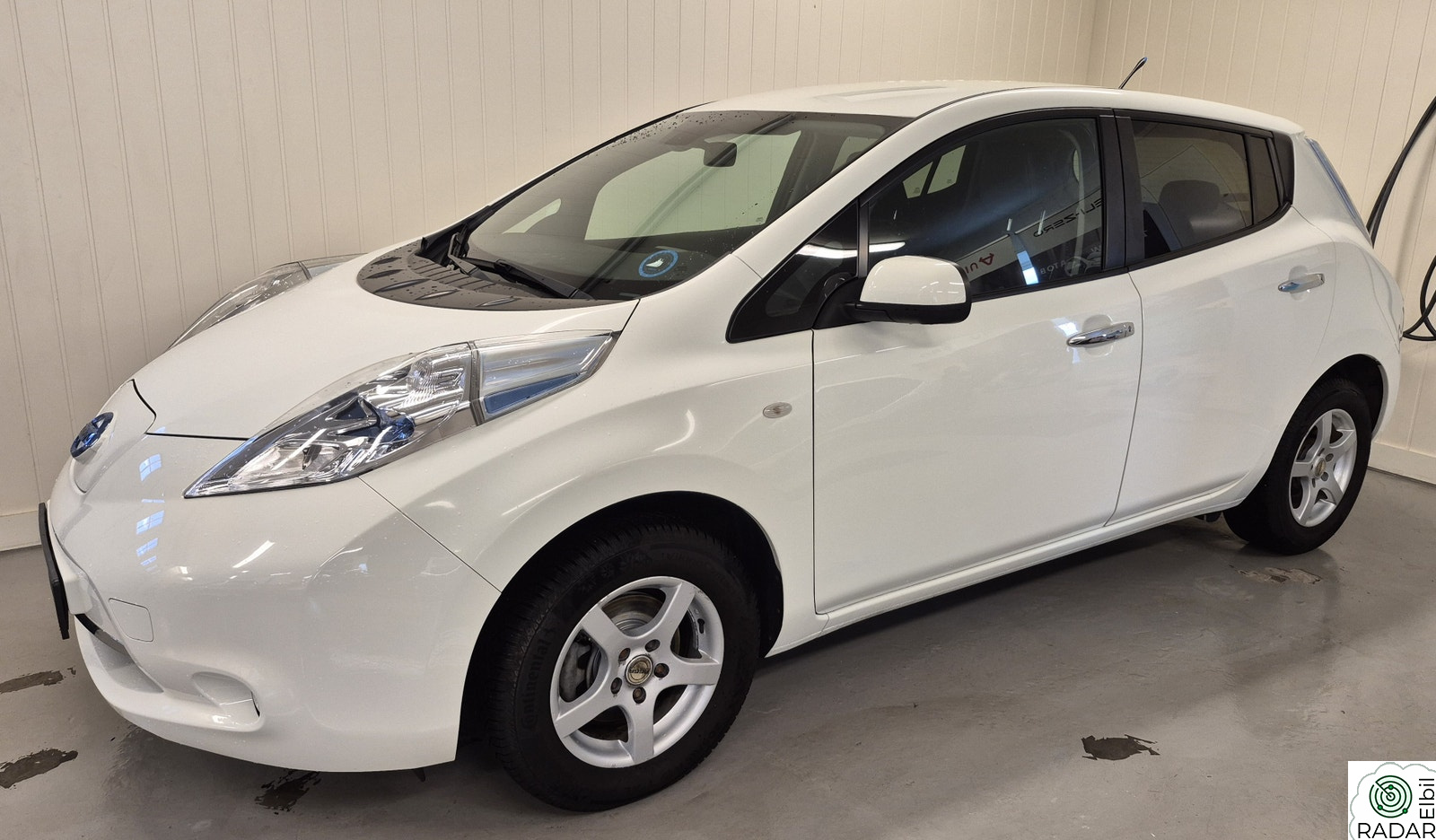 NISSAN LEAF Tekna/Skinn/BOSE/Solcelle/Kamera/NAVI/Servicer +