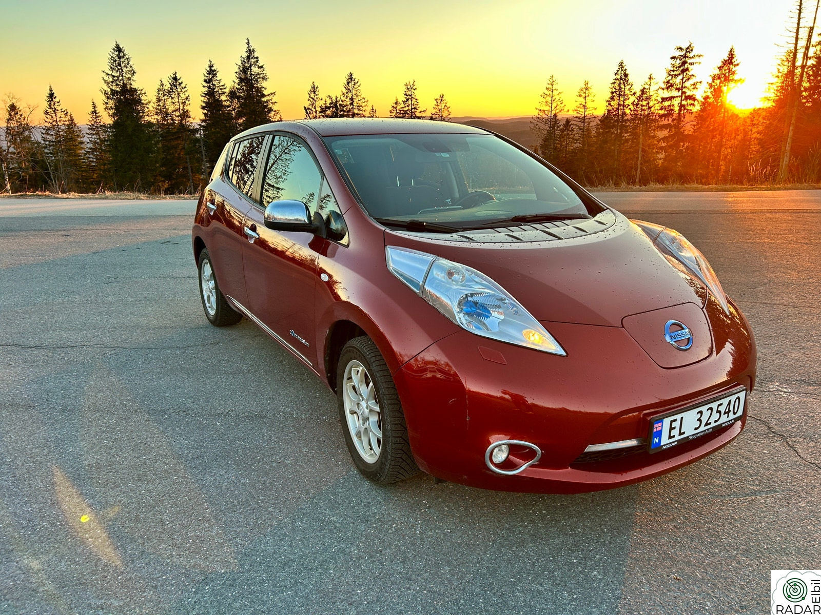 NISSAN LEAF