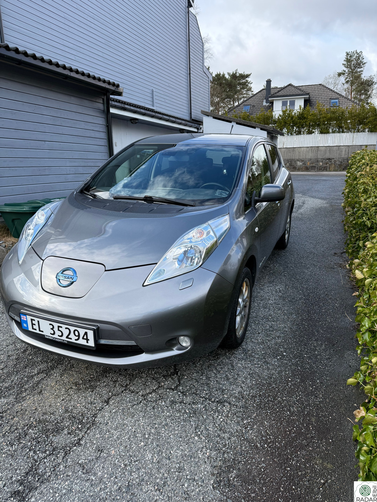 NISSAN LEAF