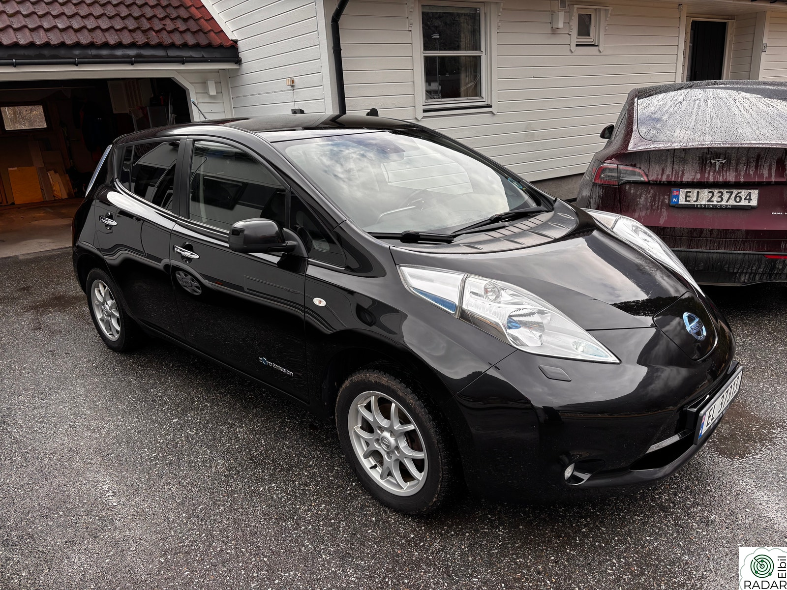NISSAN LEAF