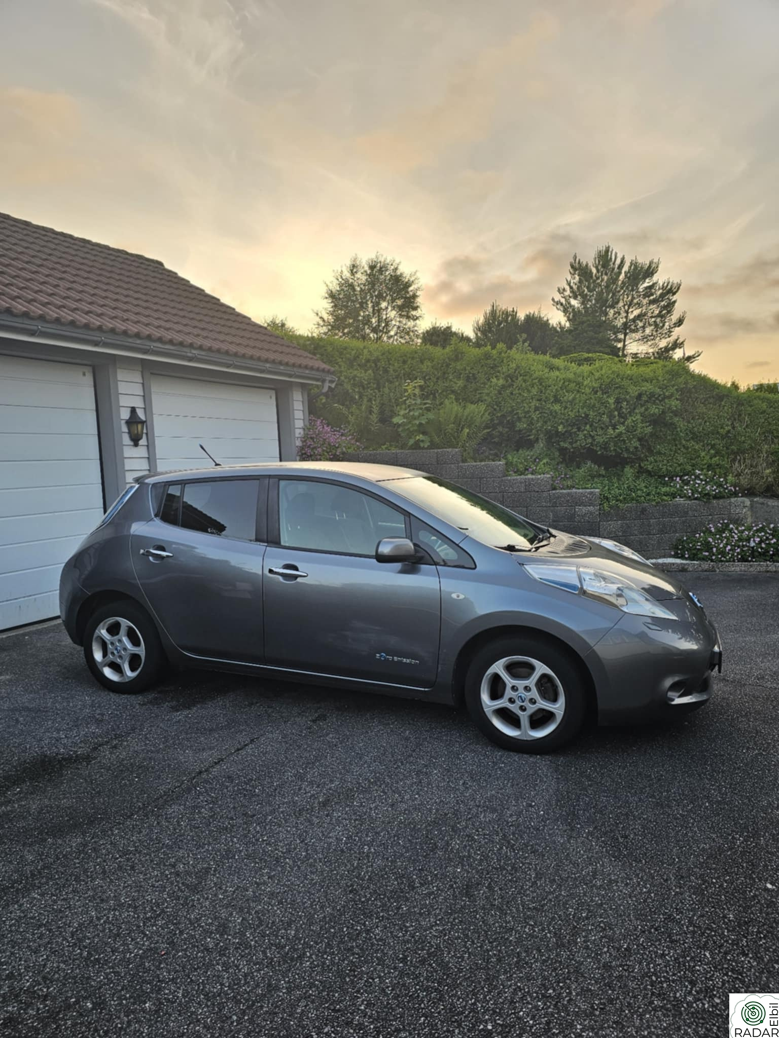 NISSAN LEAF