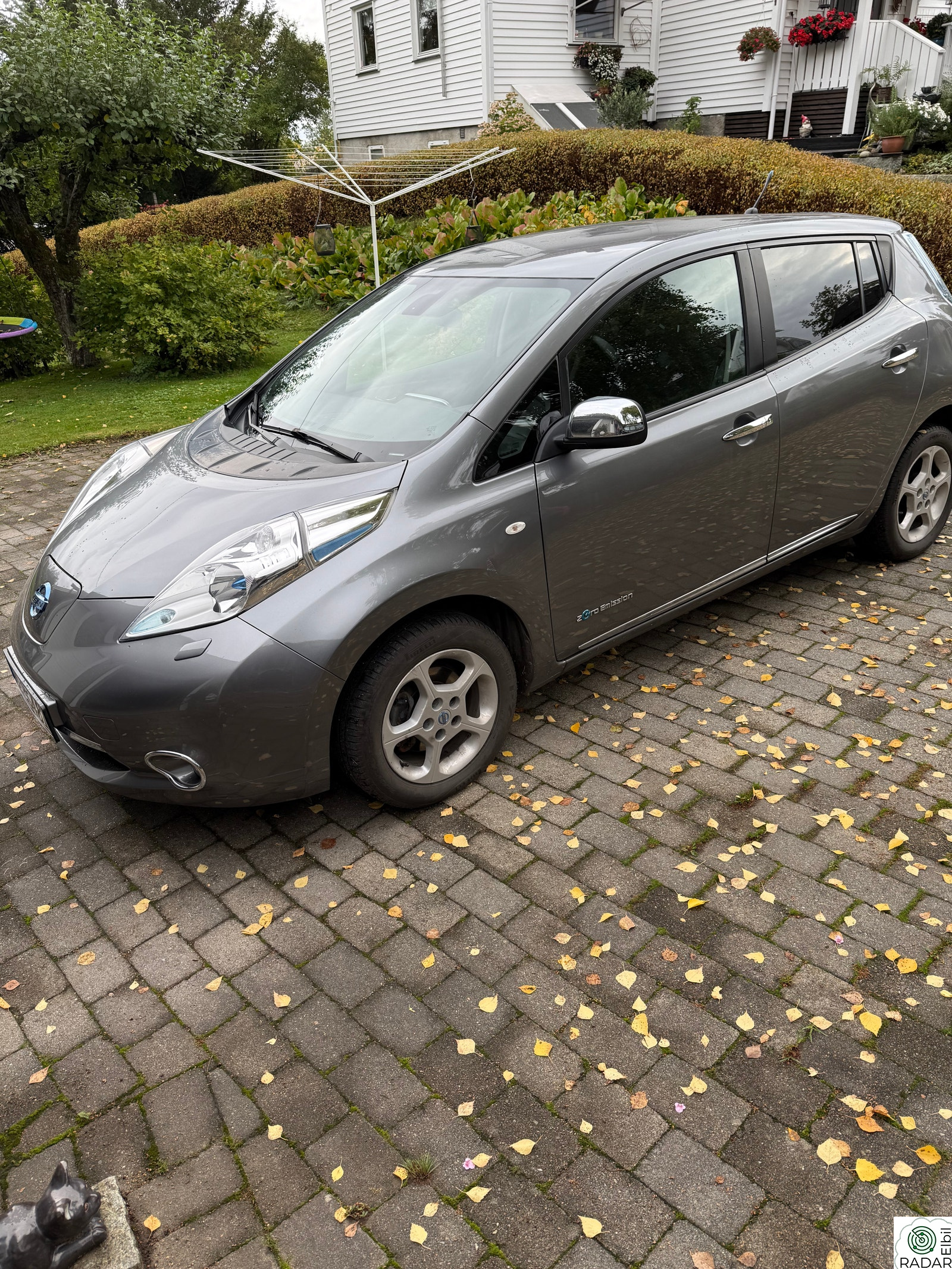 NISSAN LEAF
