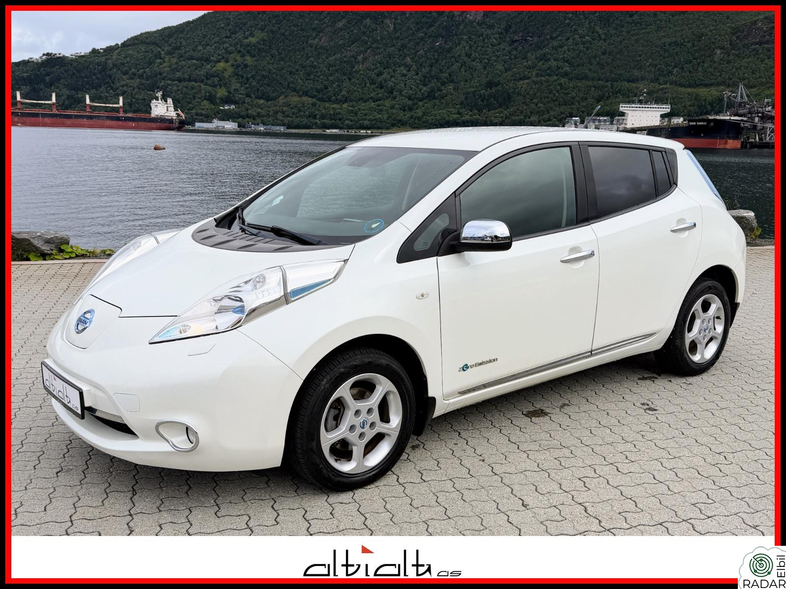 NISSAN LEAF 24 kWh / Oppv. Ratt / Kamera / Navi++