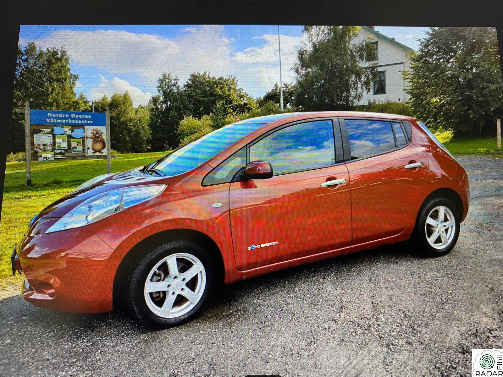 NISSAN LEAF EU Nov 2027 - 11/12 streker - Nesten nye v/s dekk