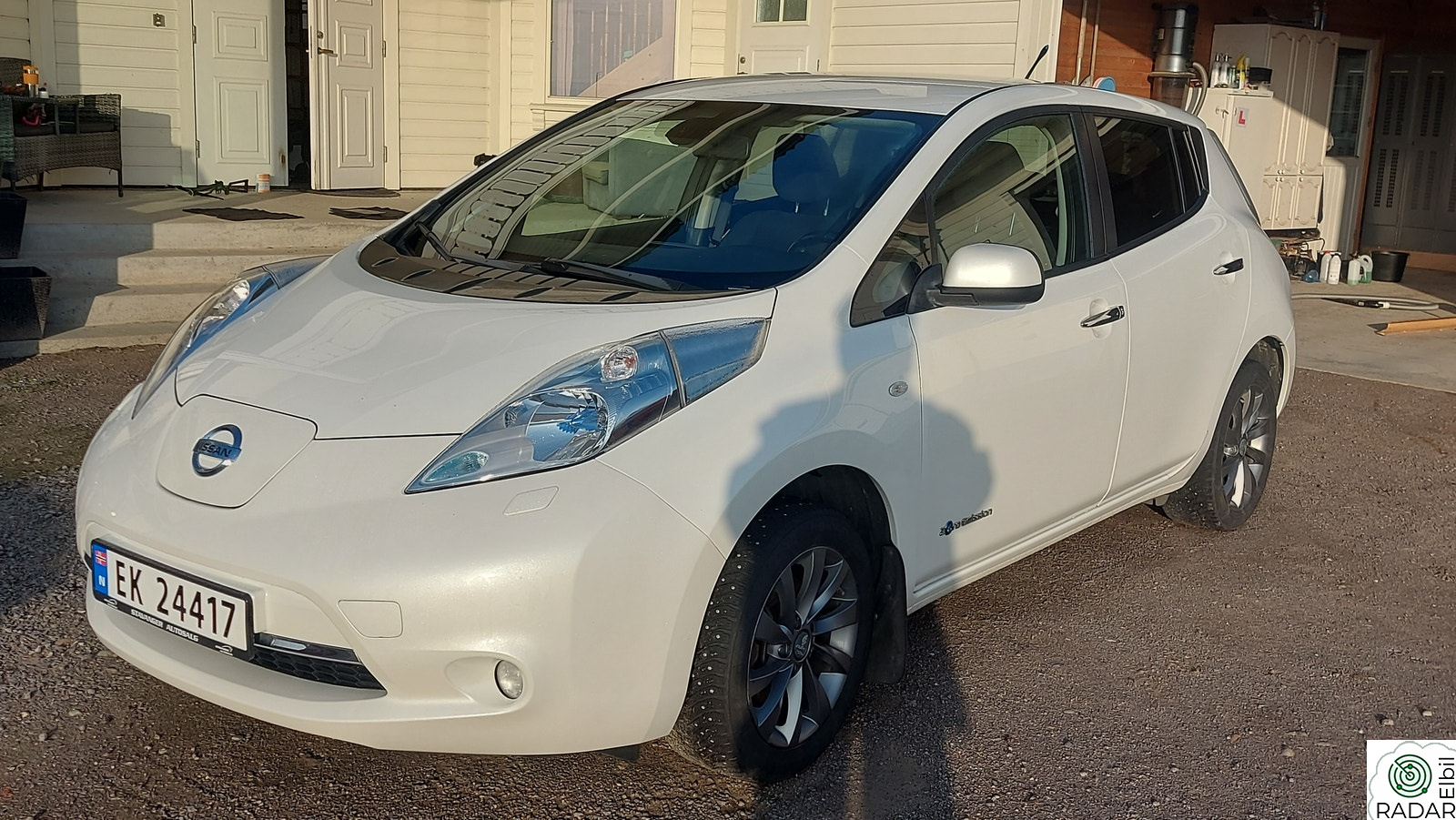 NISSAN LEAF Alt nytt av bremser bak og nye bremseskjold.