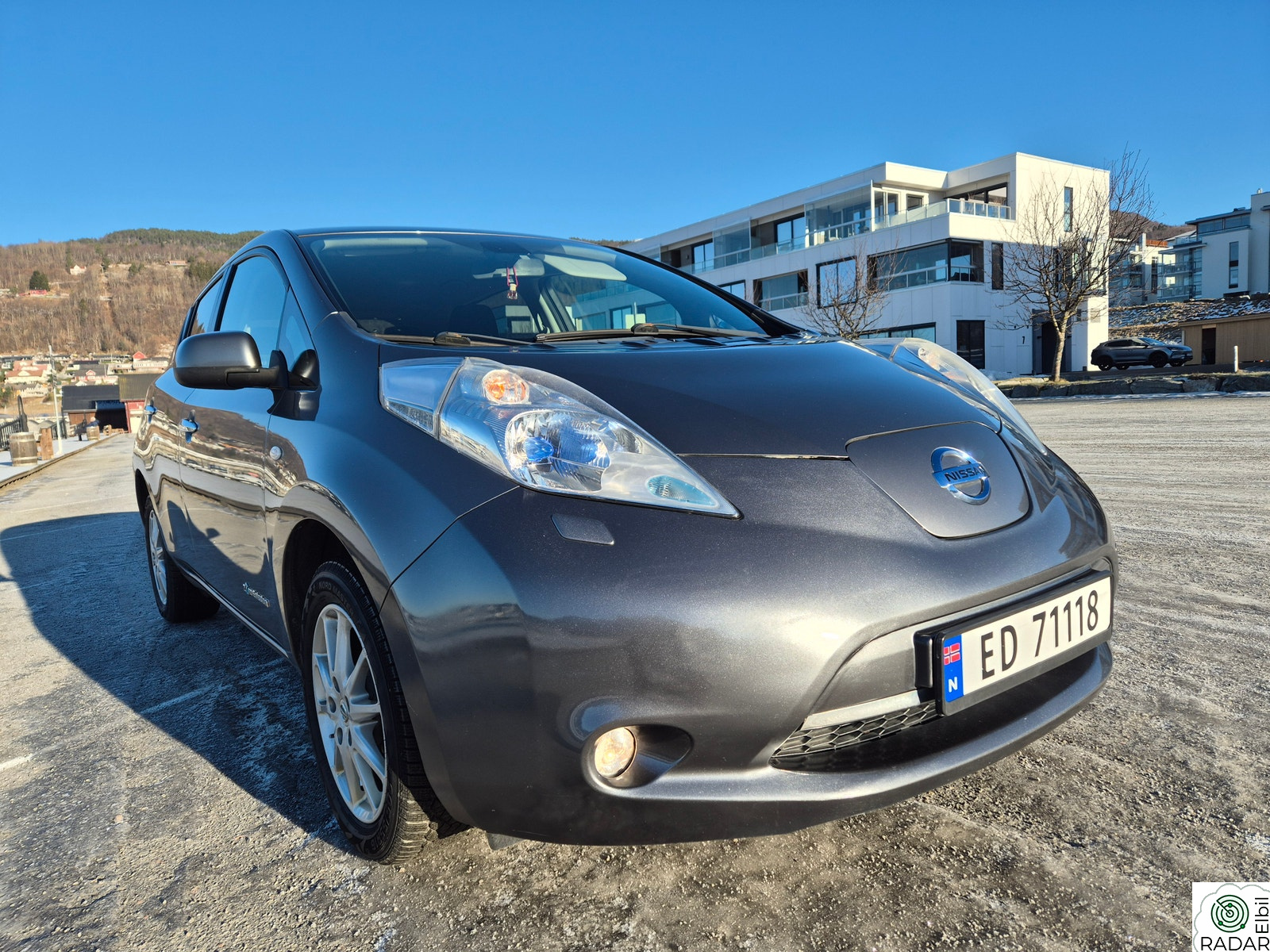 NISSAN LEAF