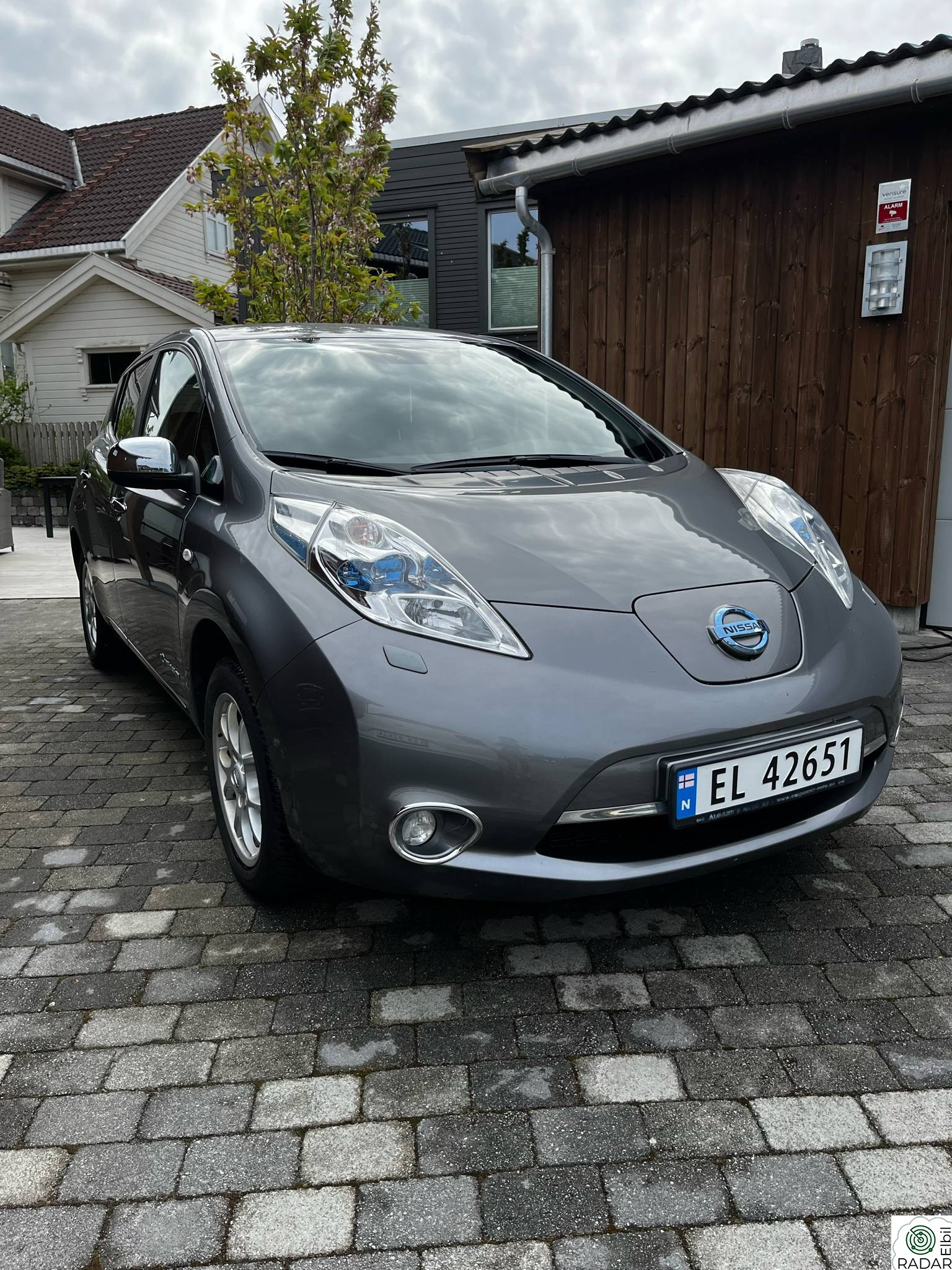 NISSAN LEAF