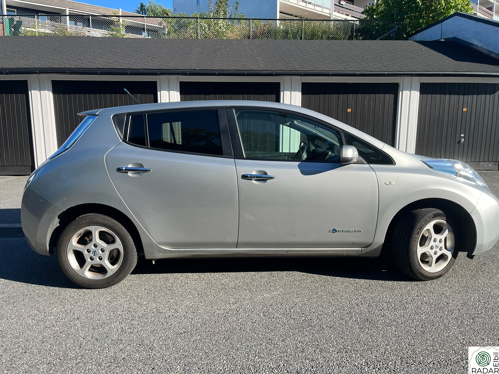 NISSAN LEAF