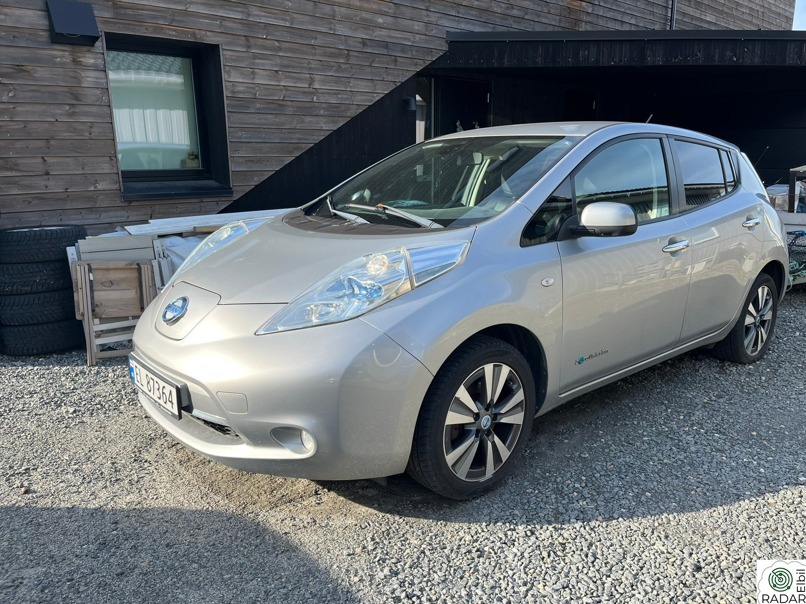 NISSAN LEAF Tekna