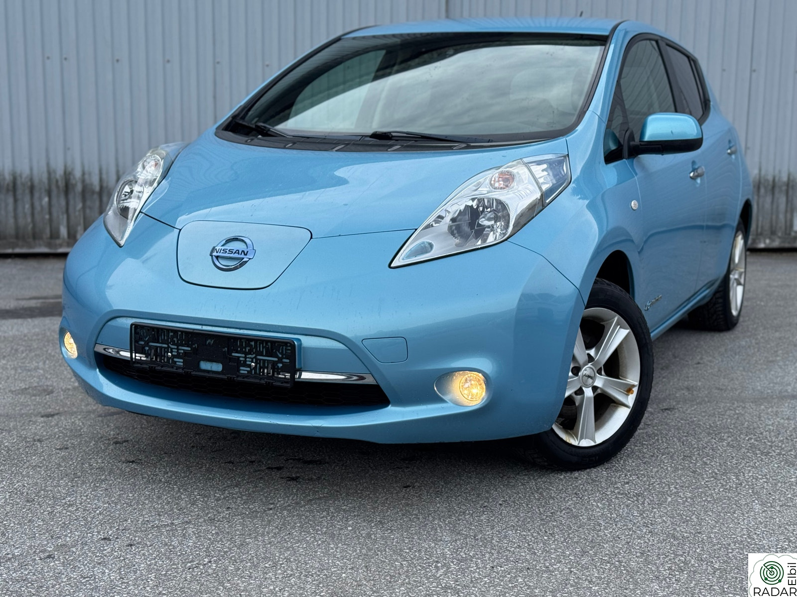 NISSAN LEAF