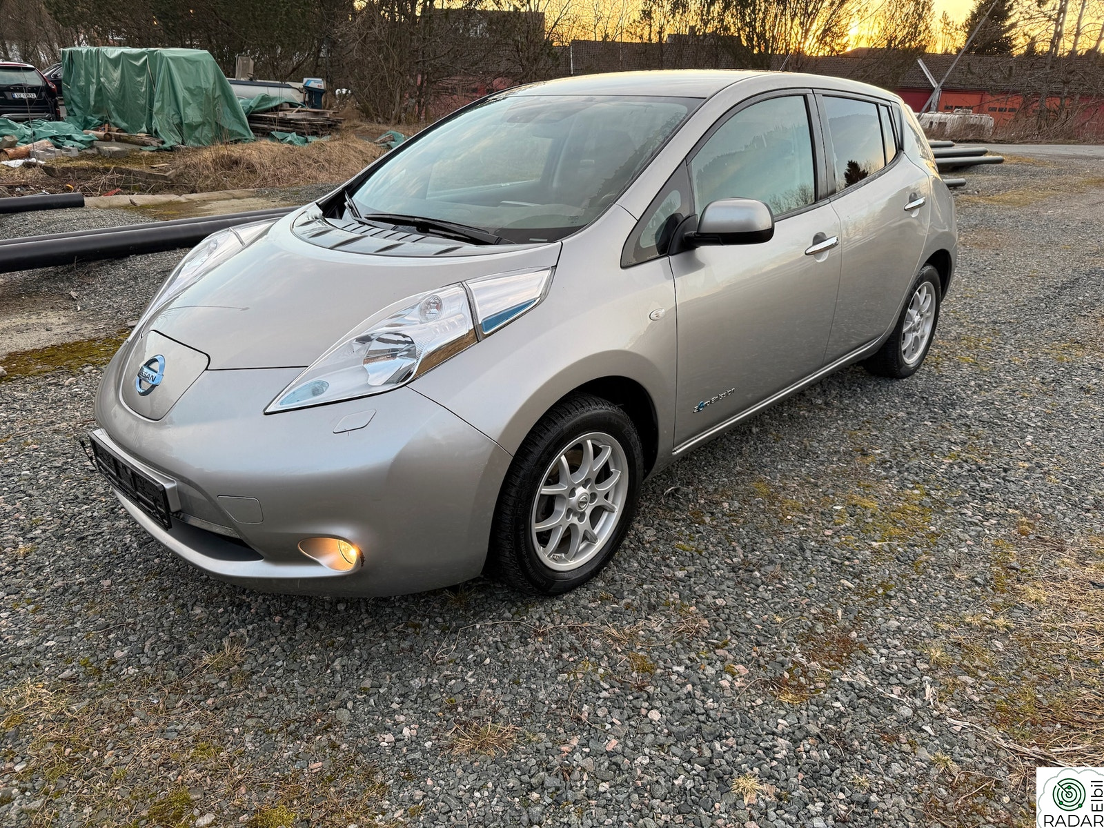 NISSAN LEAF