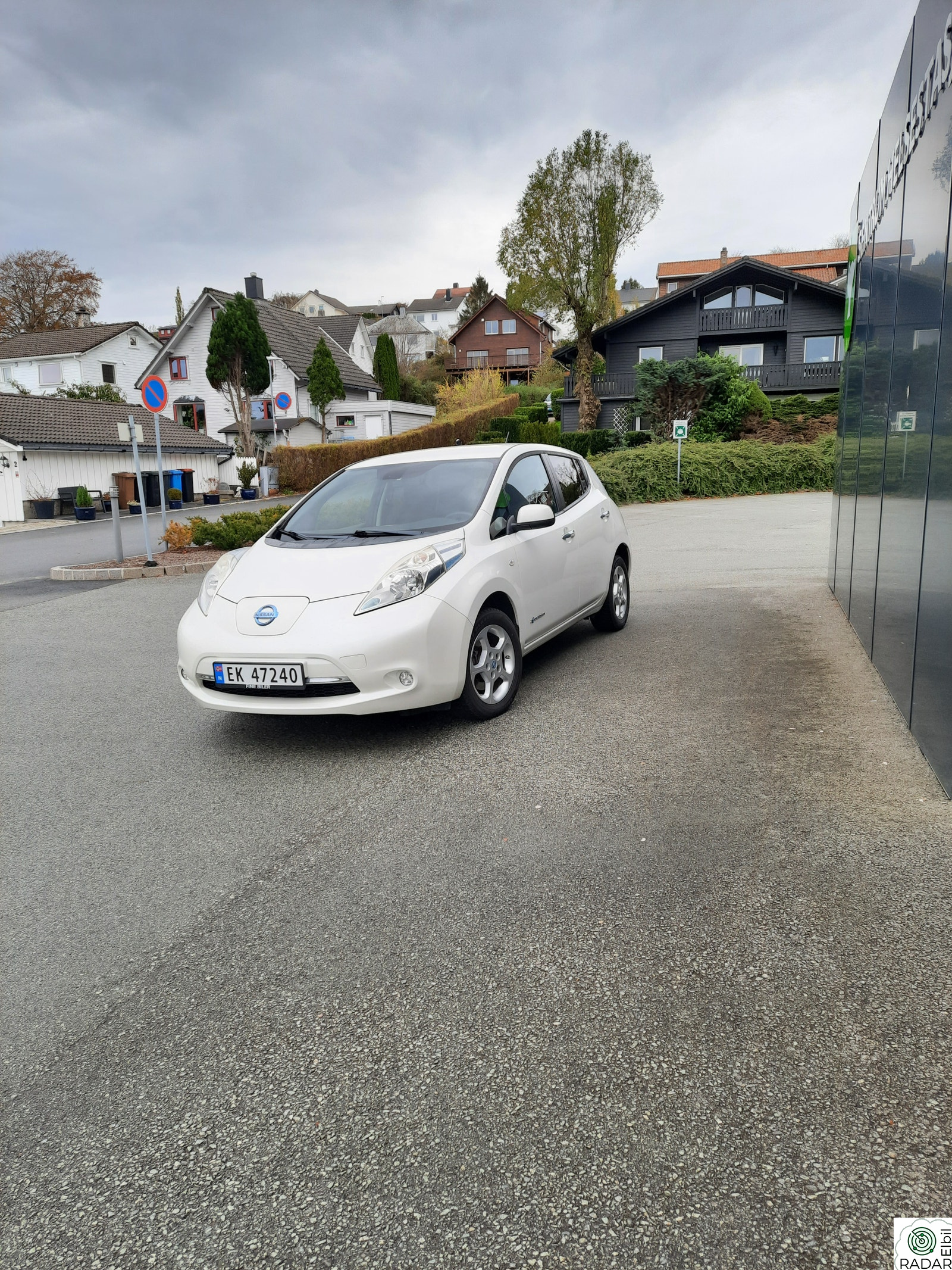NISSAN LEAF