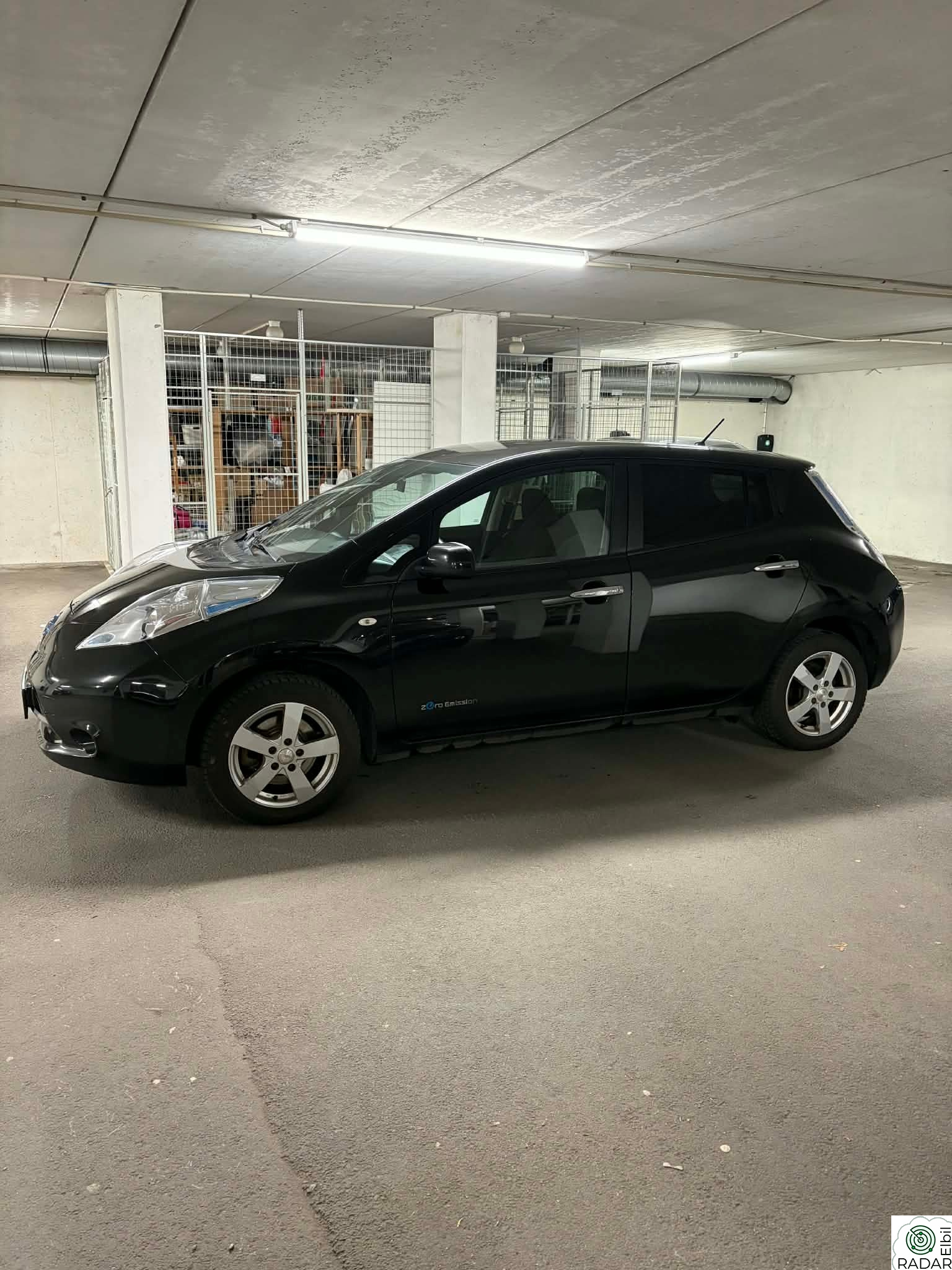 NISSAN LEAF