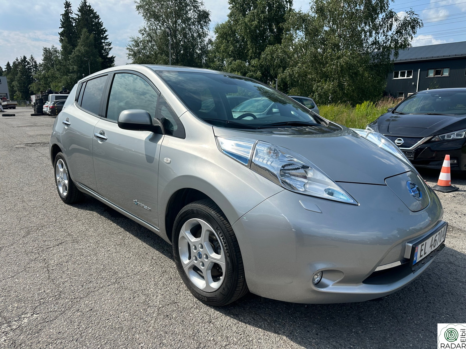 NISSAN LEAF