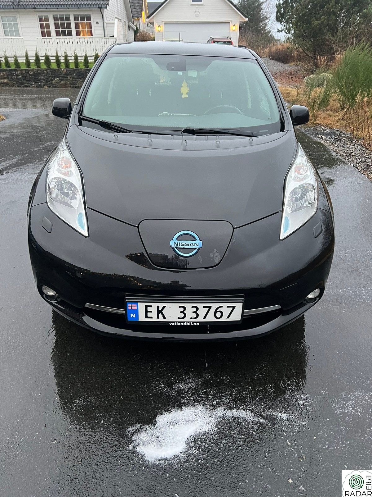 NISSAN LEAF