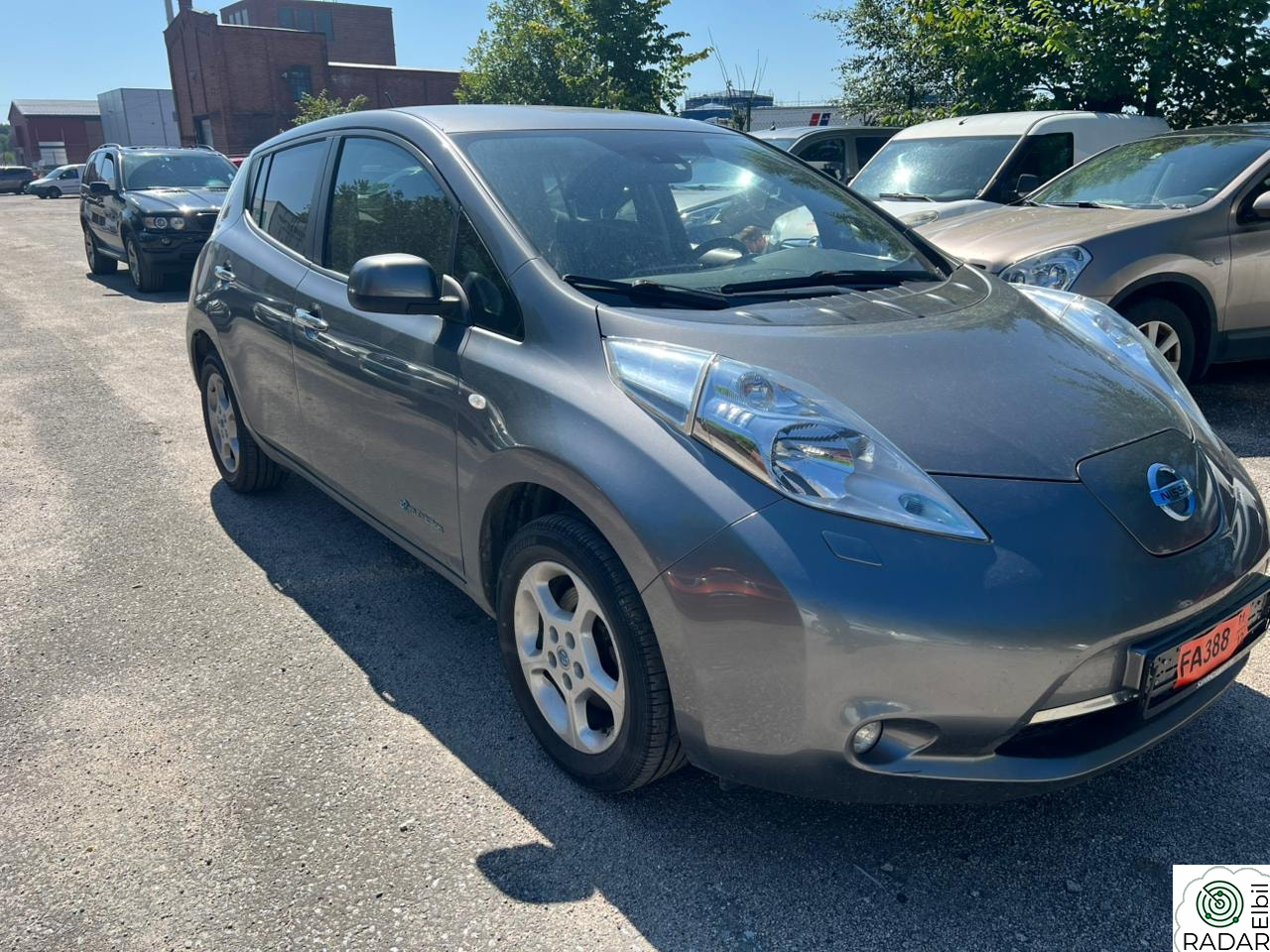 NISSAN LEAF