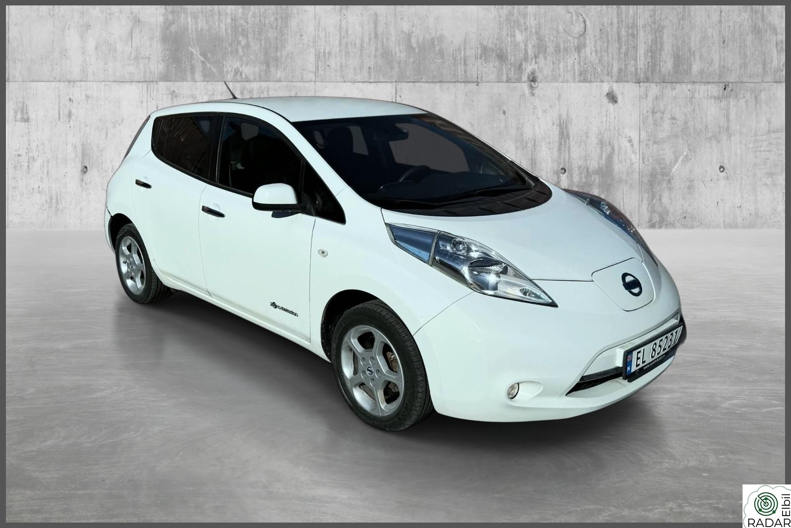 NISSAN LEAF FIN BIL / 109HK / NY EU 28 / LAV KM / GODE DEKK+++