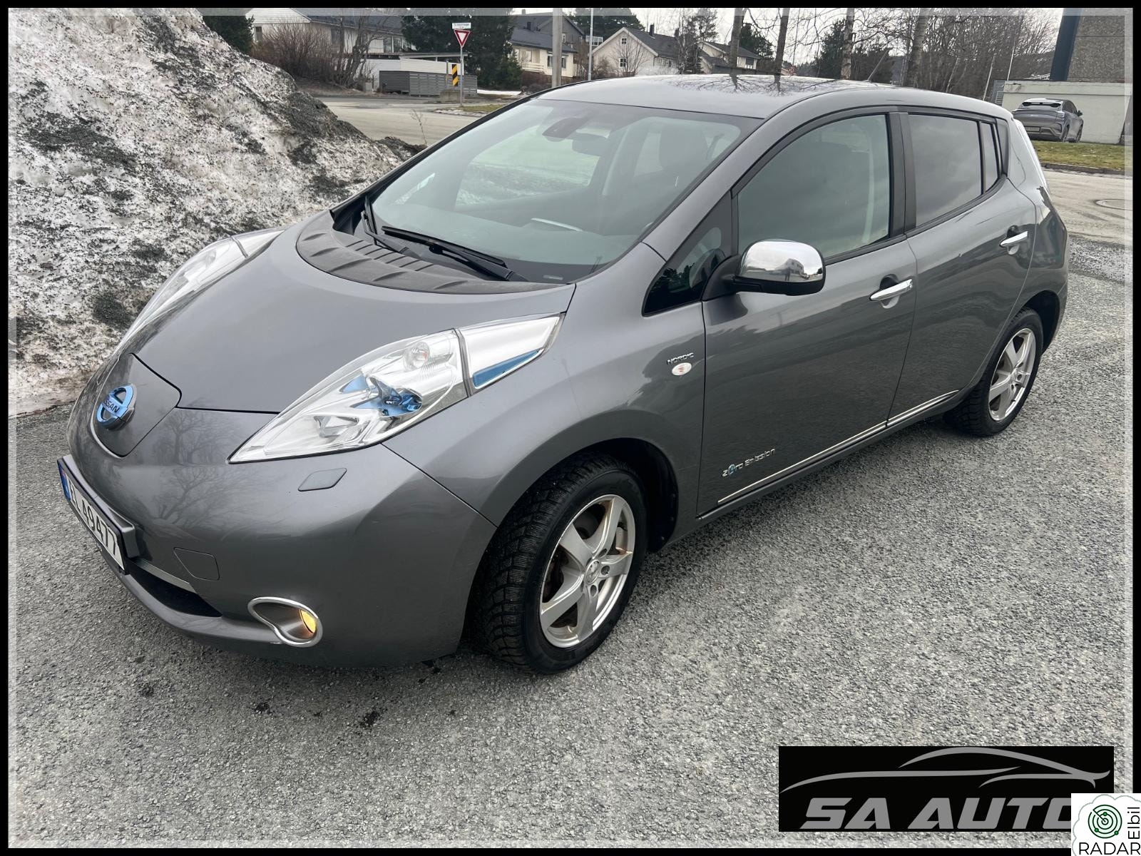 NISSAN LEAF