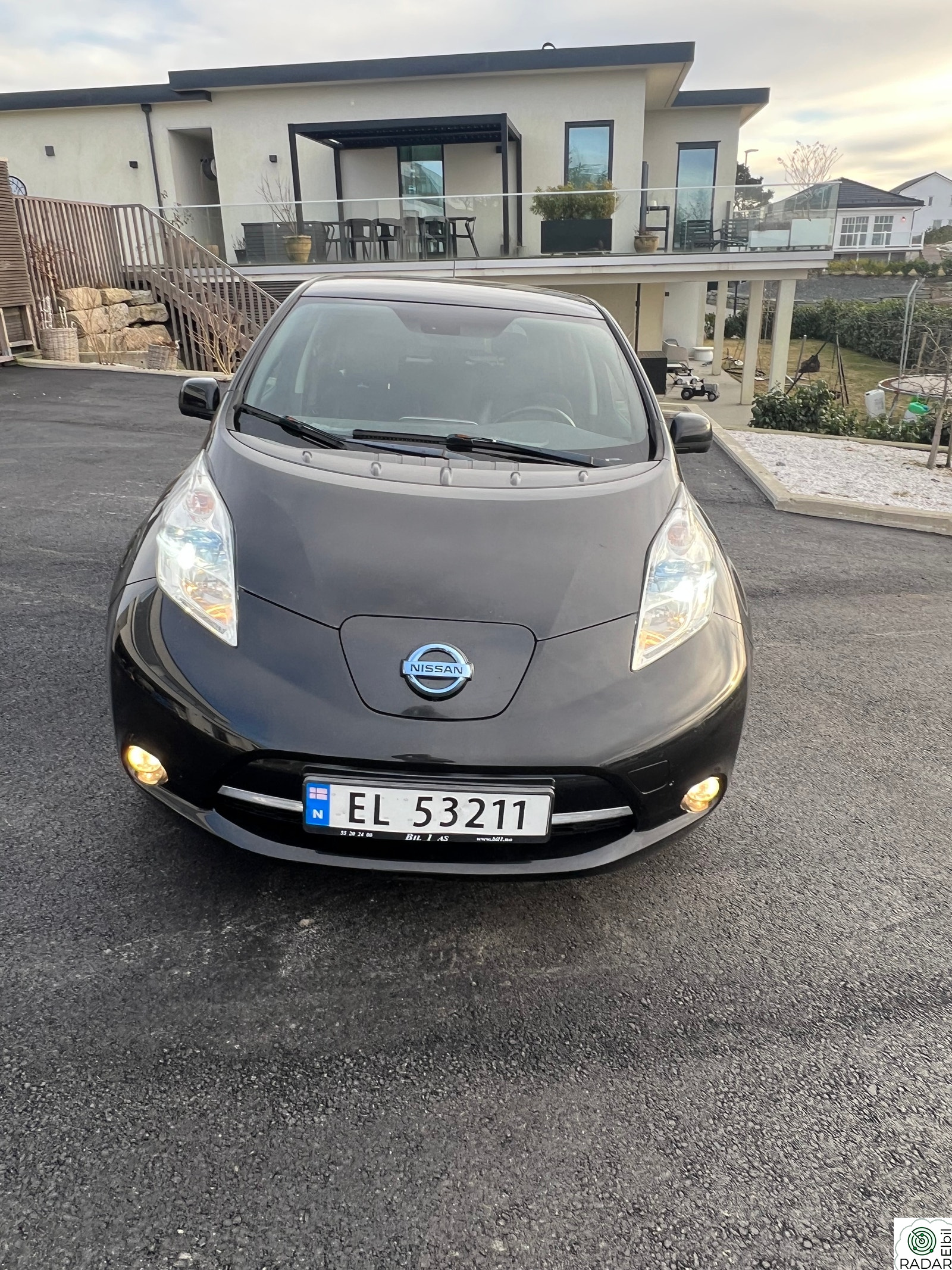 NISSAN LEAF