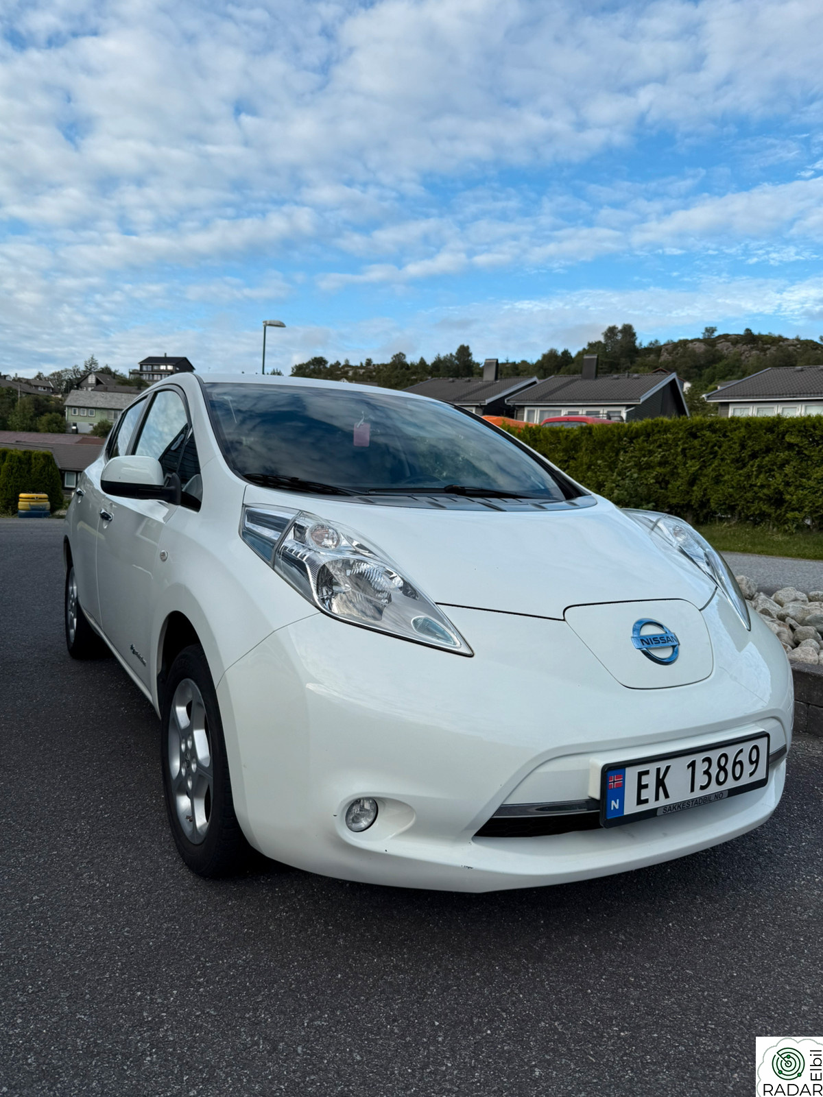 NISSAN LEAF