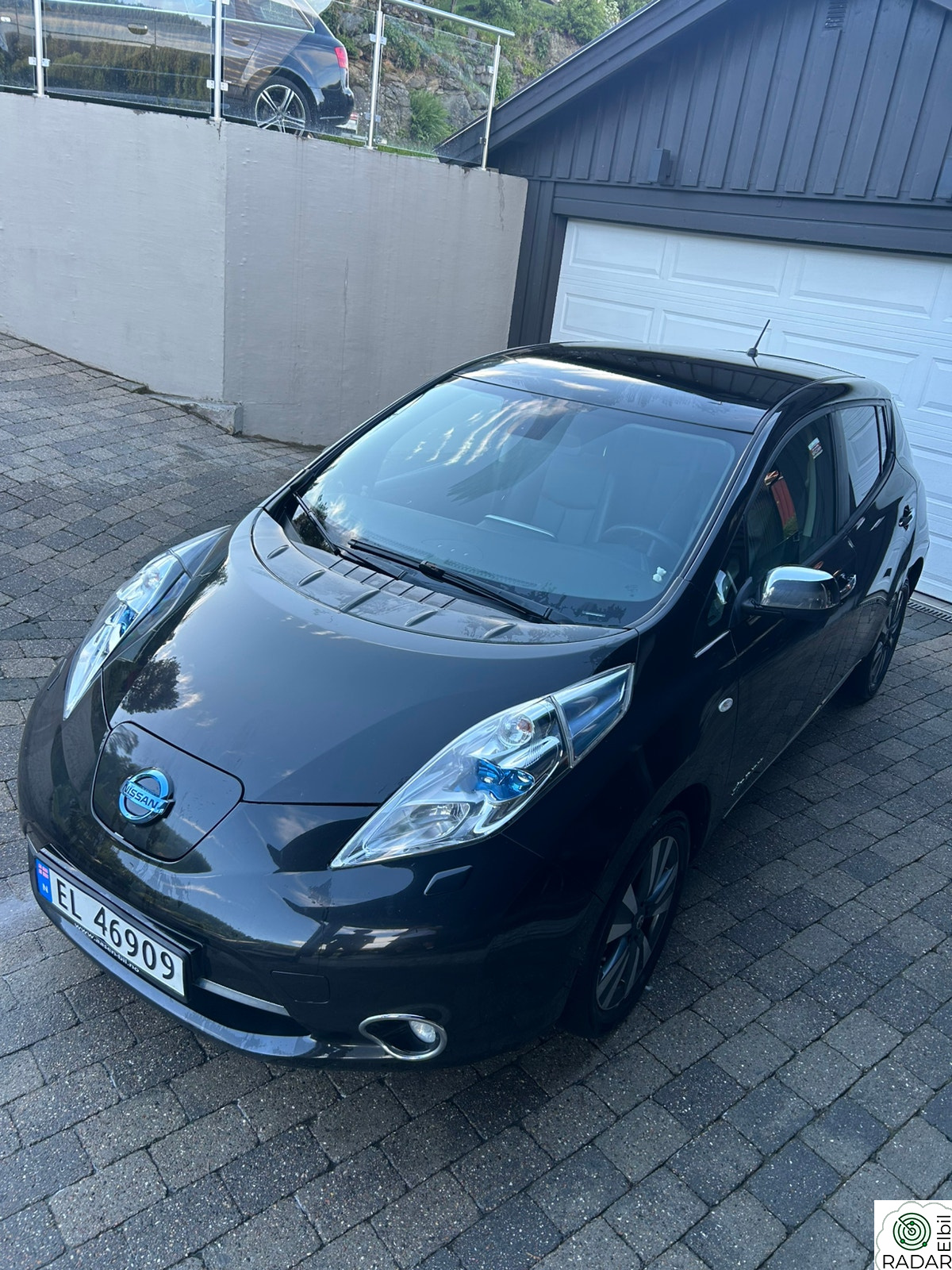 NISSAN LEAF