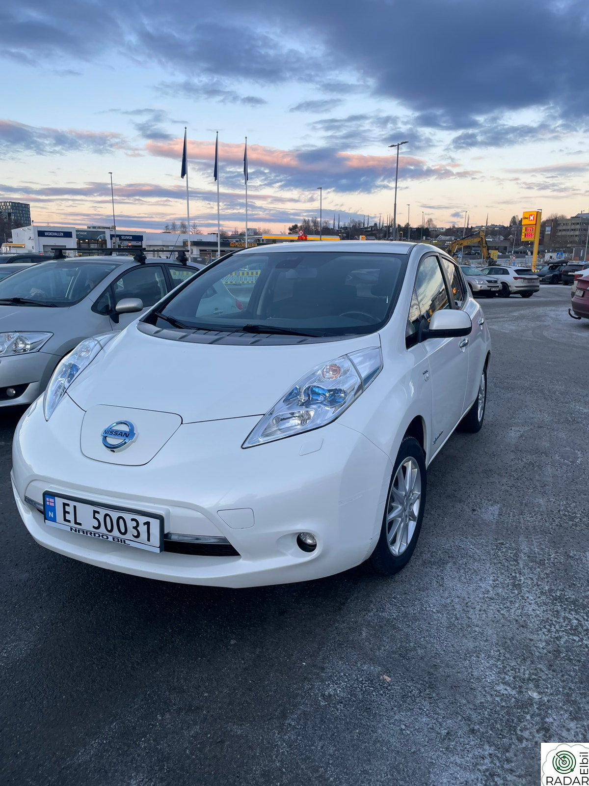 NISSAN LEAF