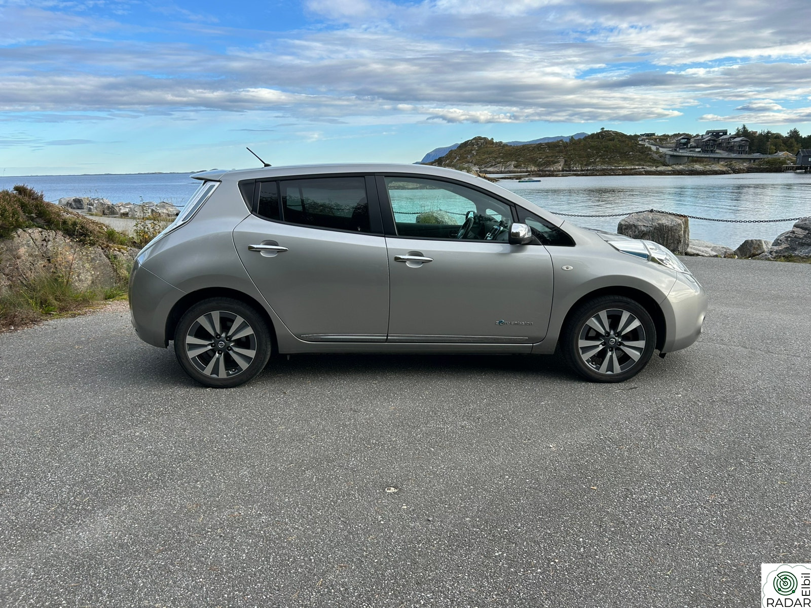 NISSAN LEAF Tekna, 11 av 12 streker på batteriet.