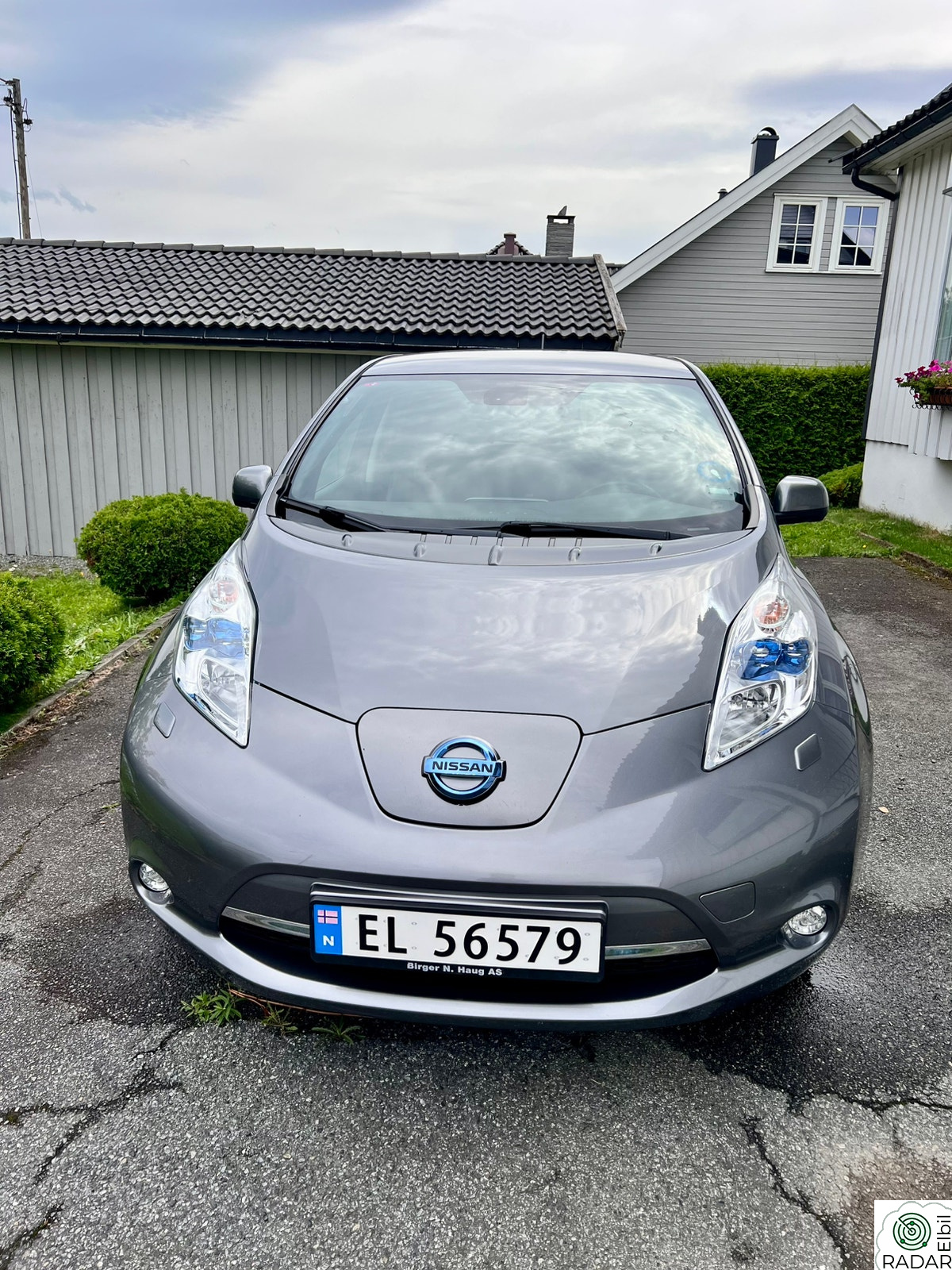 NISSAN LEAF