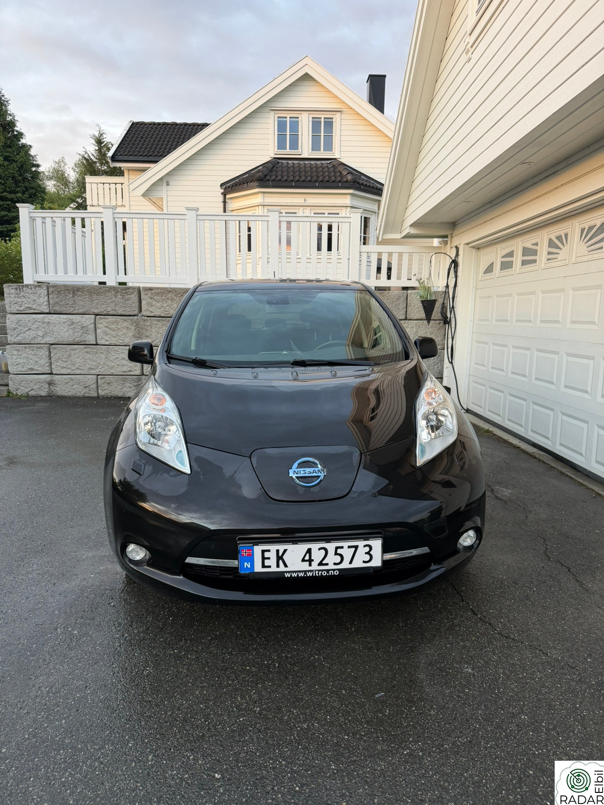 NISSAN LEAF