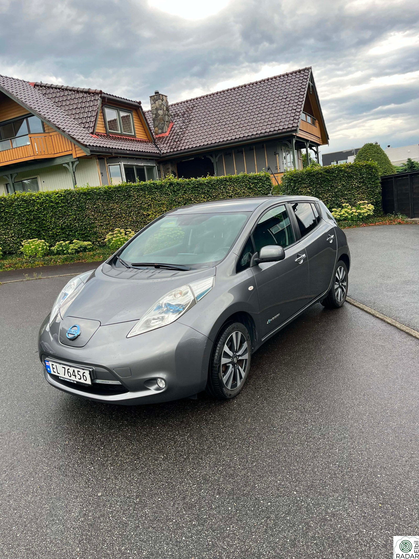 NISSAN LEAF Tekna