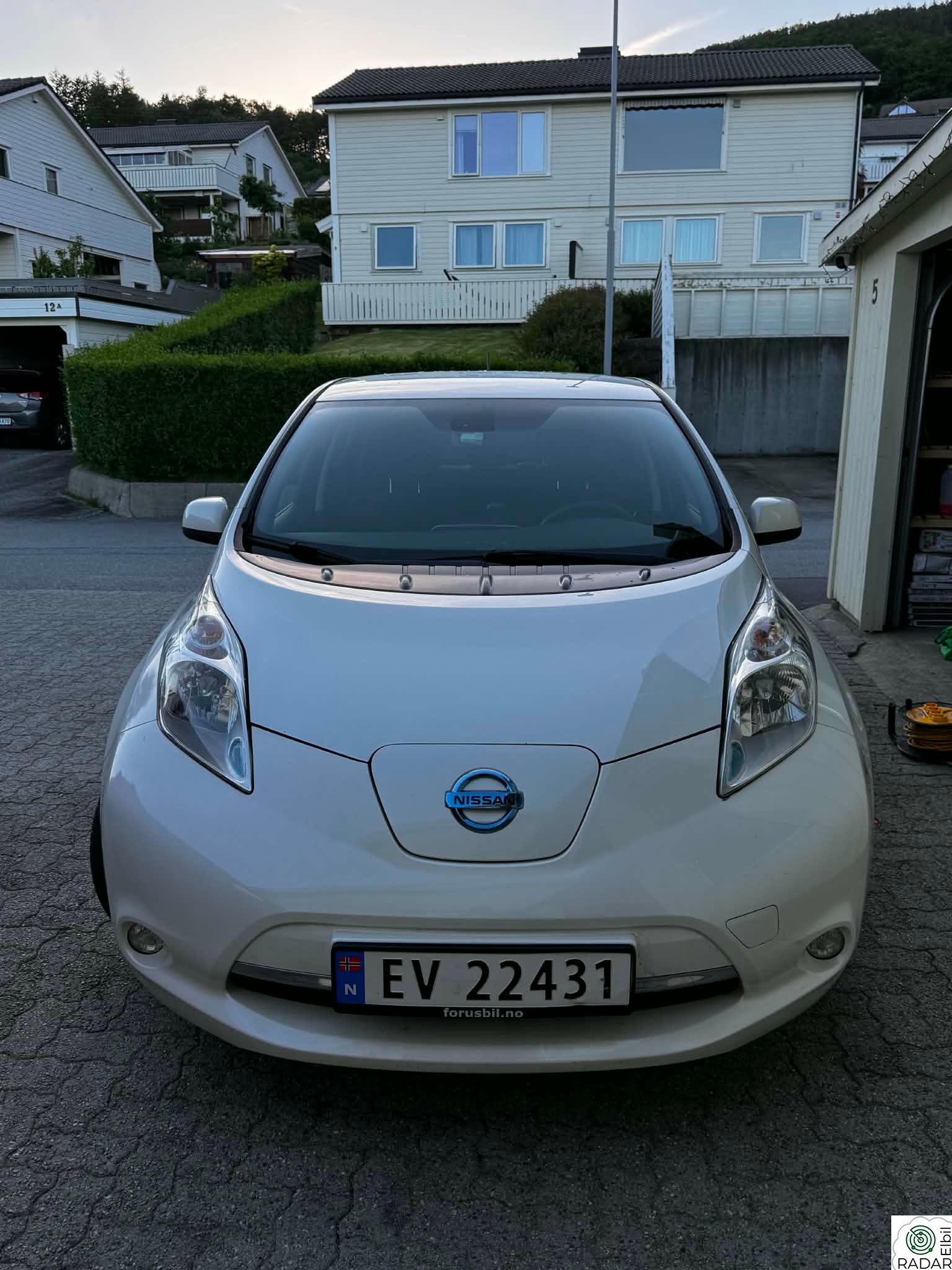 NISSAN LEAF