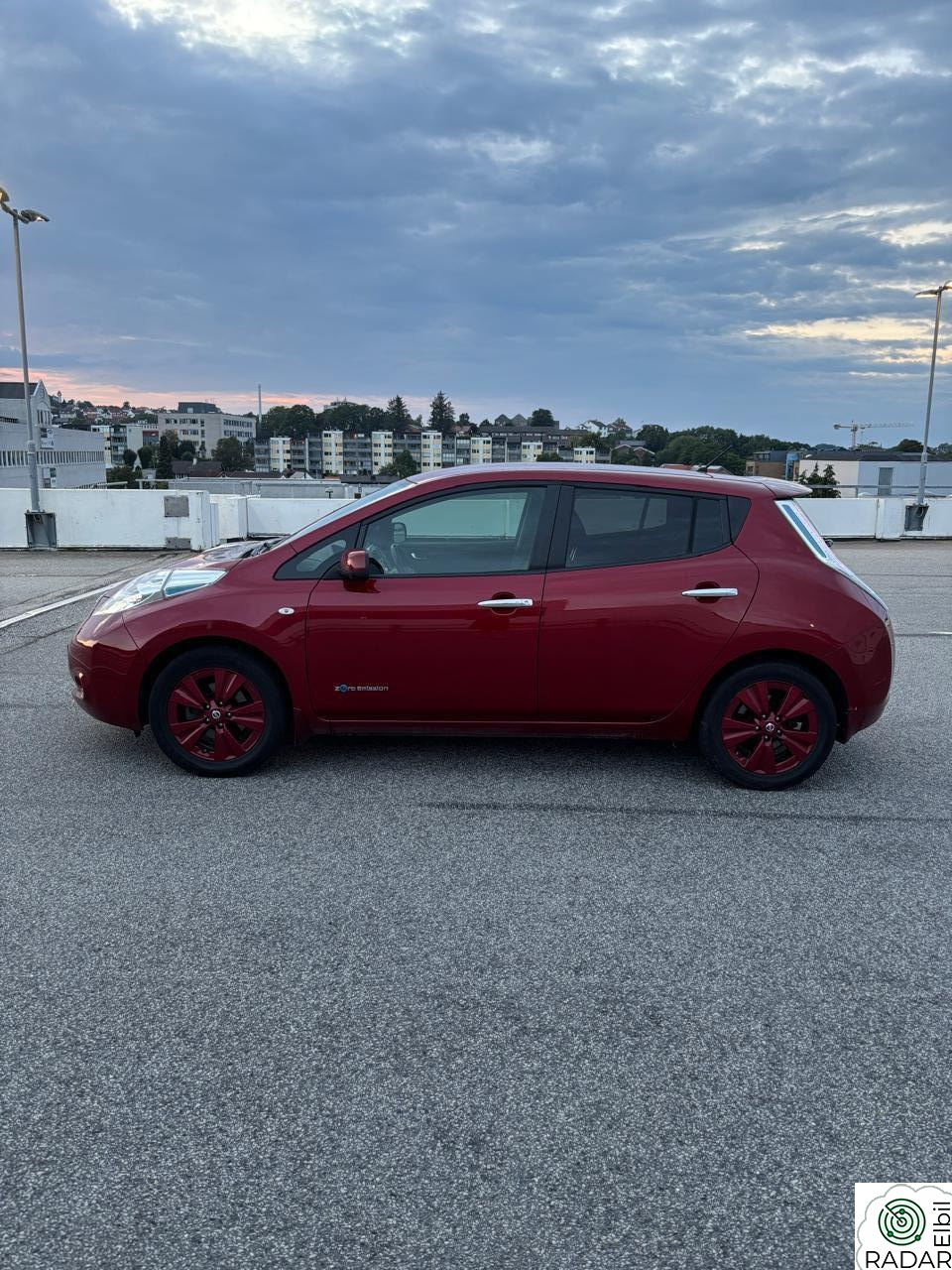 NISSAN LEAF
