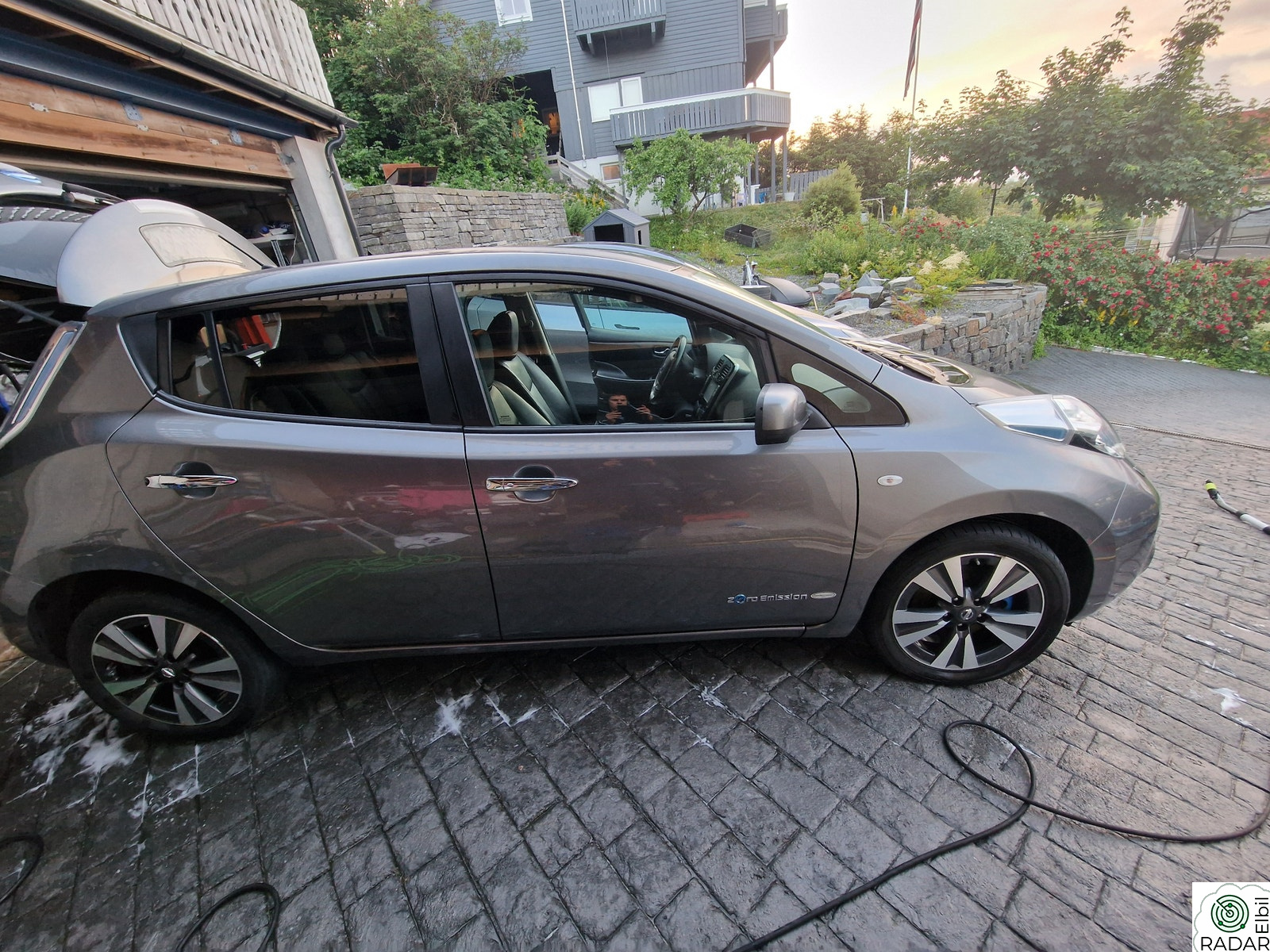 NISSAN LEAF Tekna