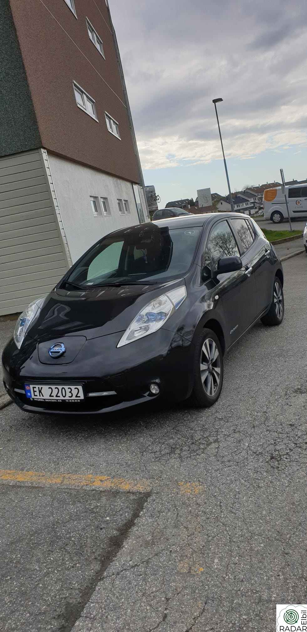 NISSAN LEAF