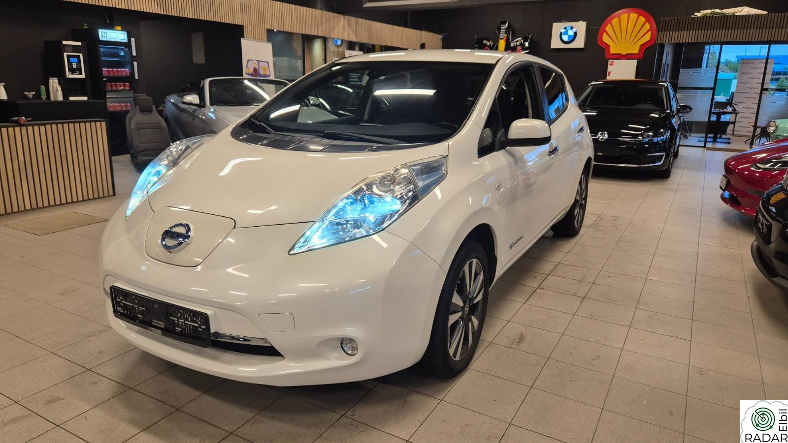 NISSAN LEAF TEKNA UTGAVE. 11 STREKER IGJEN PÅ BATTERI.