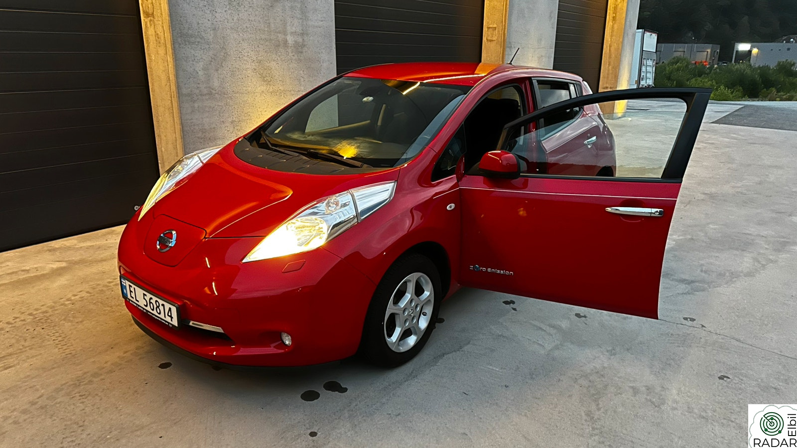 NISSAN LEAF Acenta 12/12 Streker
