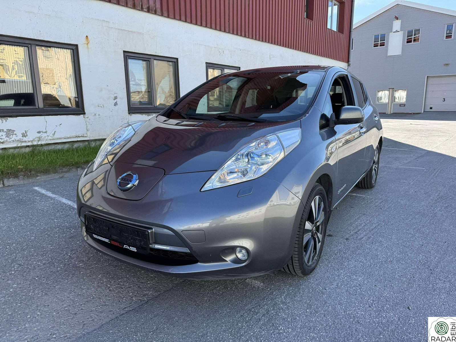 NISSAN LEAF Mye utstyr - Nye dekk - 11av12 batteri / LAV KM - EU 26