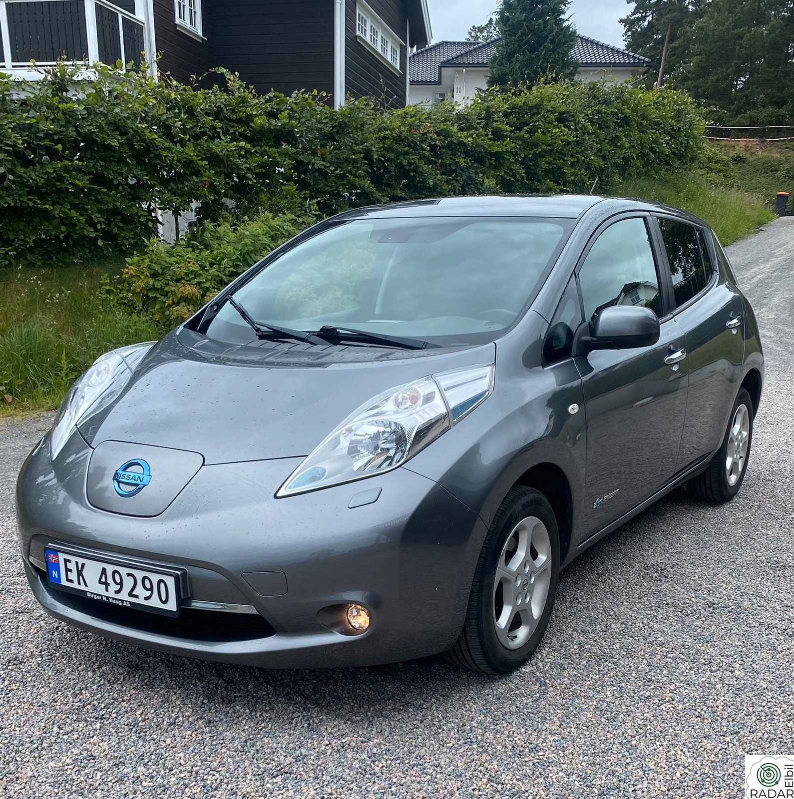 NISSAN Leaf