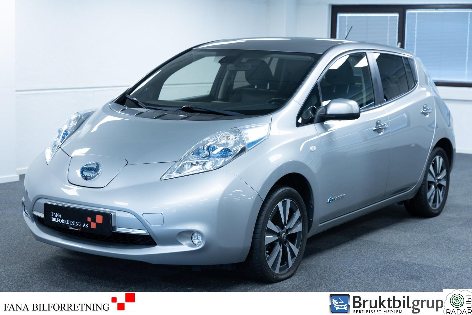 NISSAN Leaf 24kWh Tekna / Ny service og EU-OK / 11/12 streker