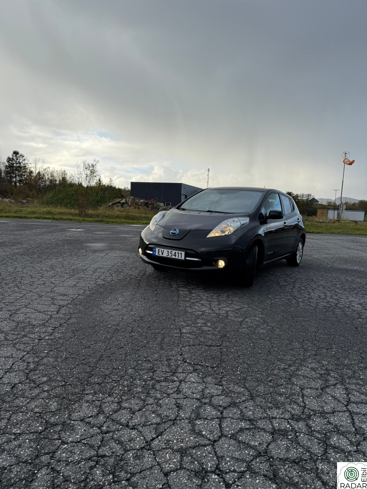 NISSAN Leaf
